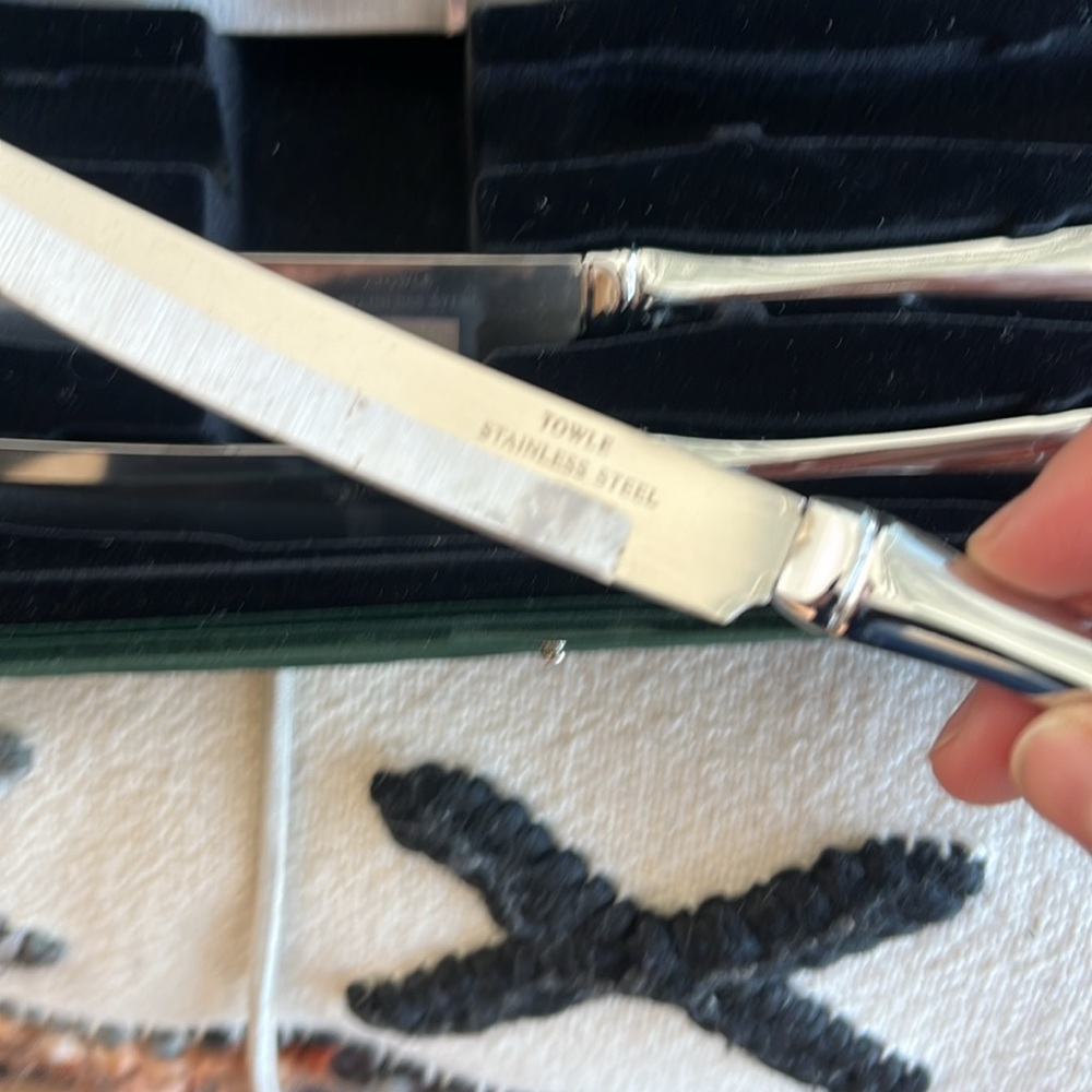 Towle Stainless Steel Knife Set - Picture 3 of 4